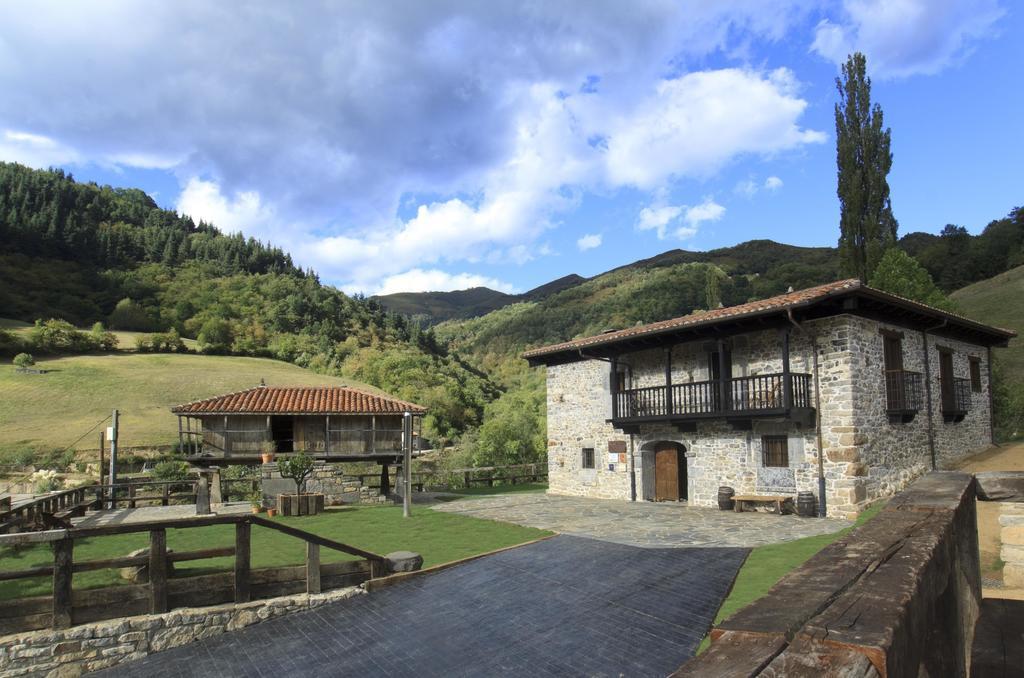 Отель Casona De El Castaniu Серрапио Экстерьер фото