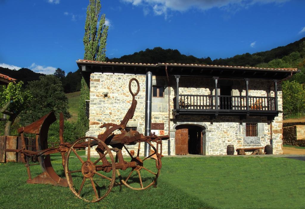 Отель Casona De El Castaniu Серрапио Экстерьер фото