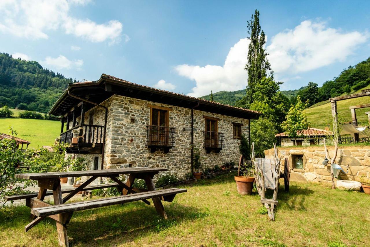 Отель Casona De El Castaniu Серрапио Экстерьер фото